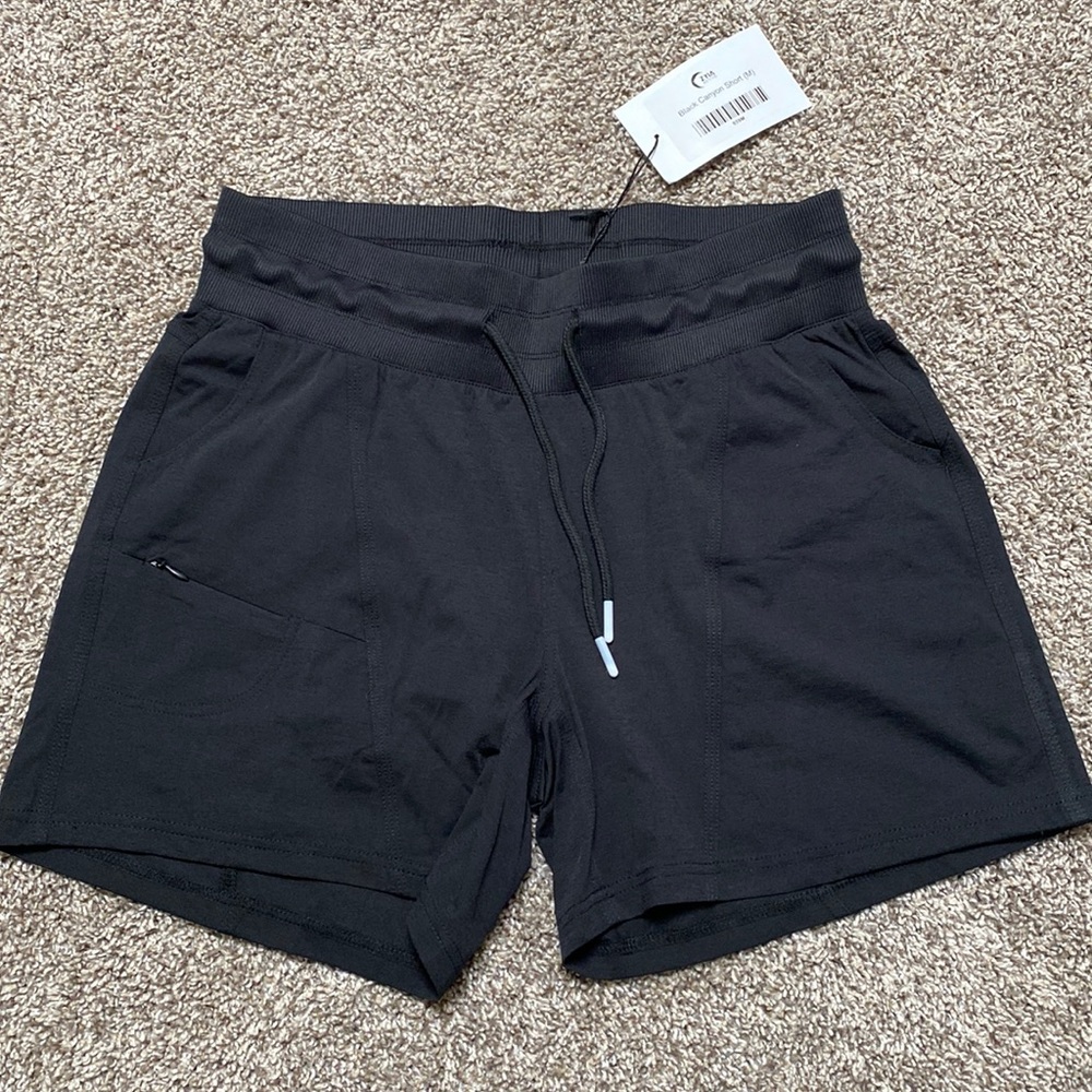 Zyia Black Canyon Short